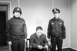 为讨债刺伤对方抢钱构成犯罪，法律如何界定？